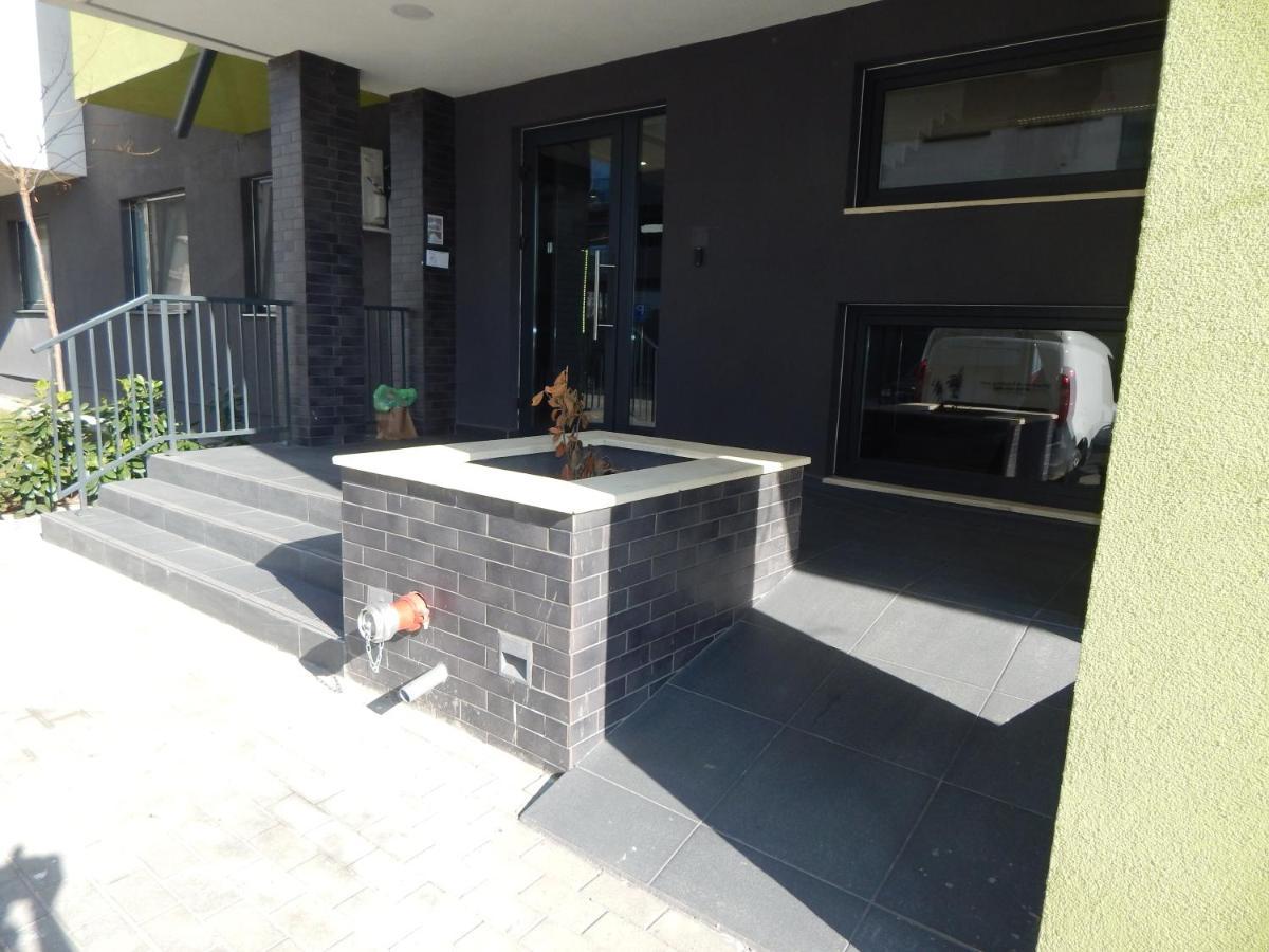 Phoenix Luxury Apartment Oradea Buitenkant foto