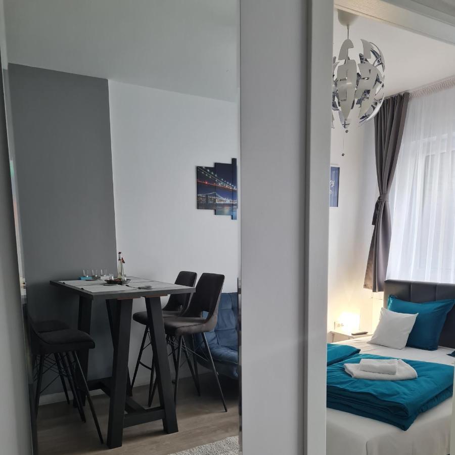 Phoenix Luxury Apartment Oradea Buitenkant foto